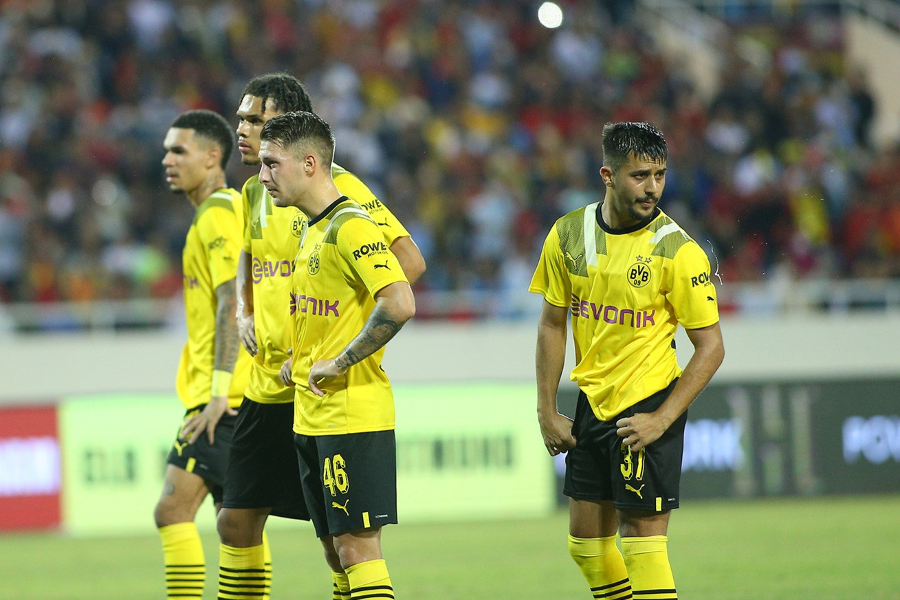 Bù giờ 1 phút khiến cầu thủ Dortmund ngỡ ngàng, HLV Park nói gì?
