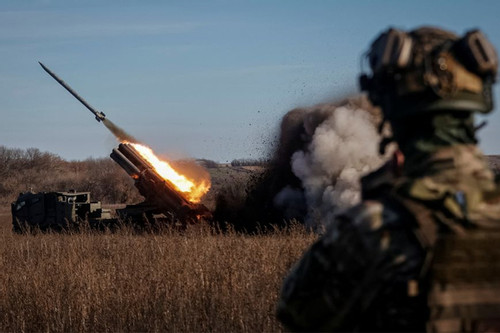 Nga đẩy mạnh tấn công ở nhiều khu vực, NATO cam kết viện trợ vũ khí cho Ukraine