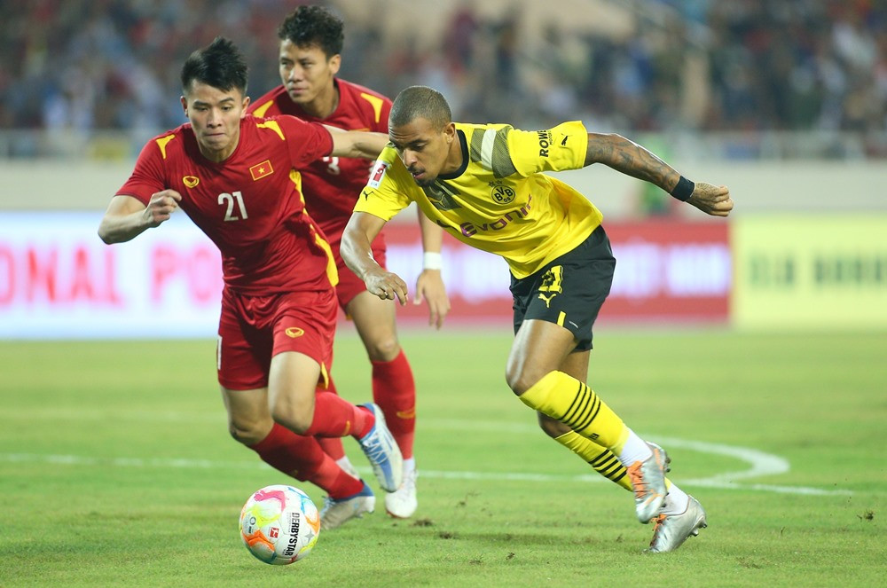 Kết quả bóng đá Việt Nam 2-1 Dortmund: Tiến Linh, Tuấn Hải tỏa sáng