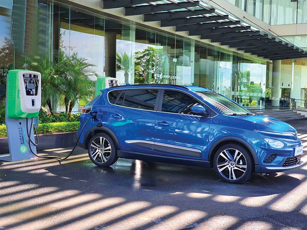 Infrastructure crucial for e-car future