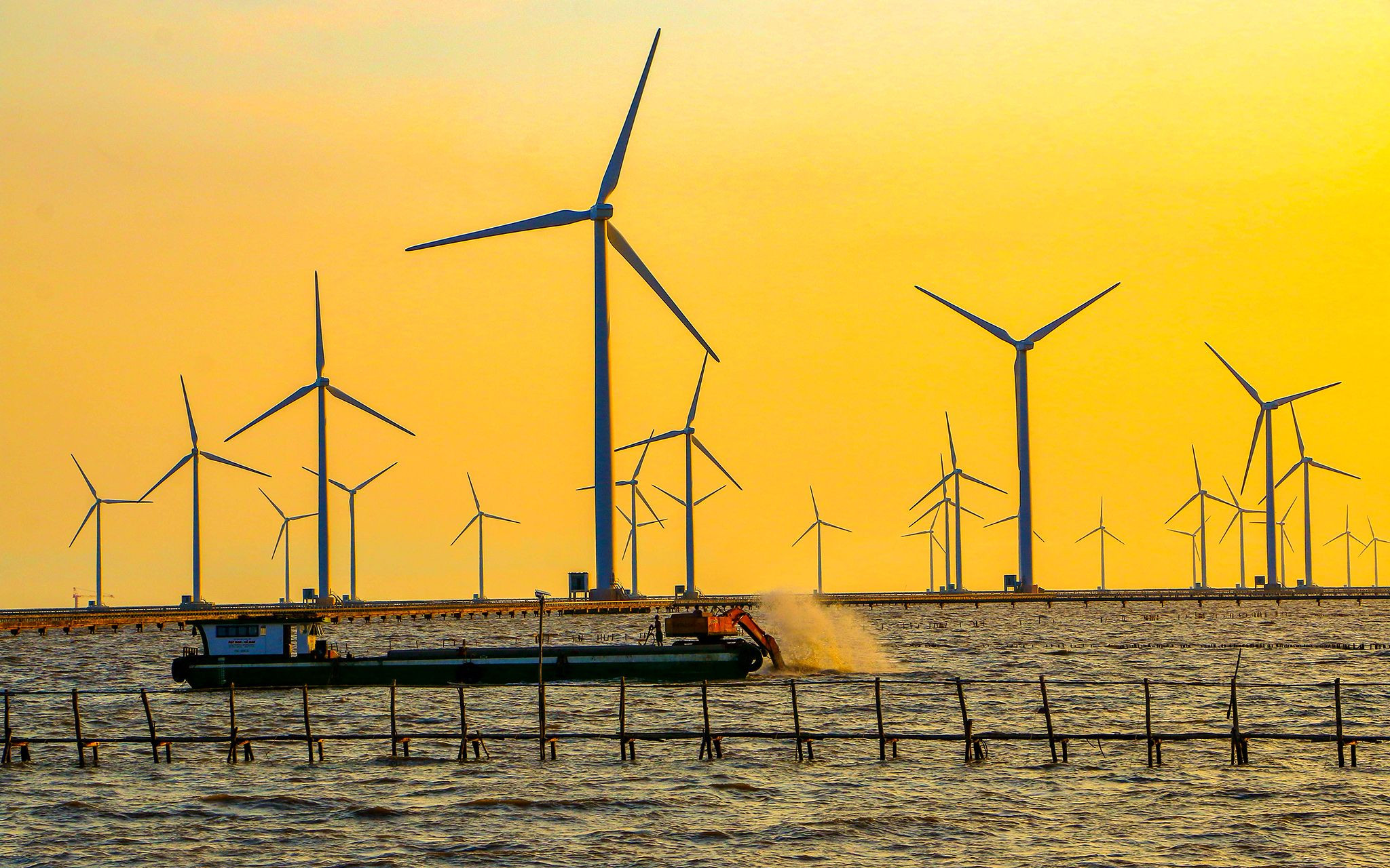 Potentials and challenges of offshore wind power