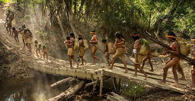 Cuộc sống bí ẩn của bộ lạc bị đe dọa nhiều nhất trên thế giới ở Amazon