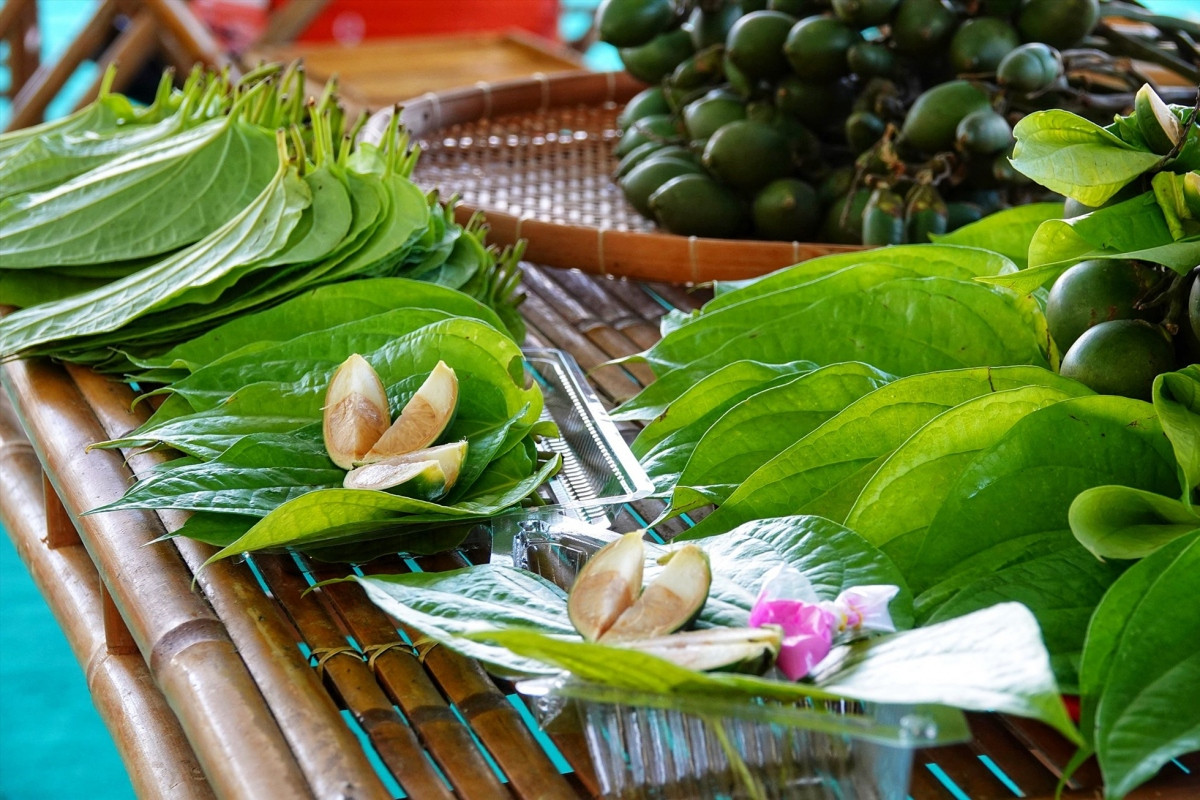 when fashion products are made from leaves picture 4