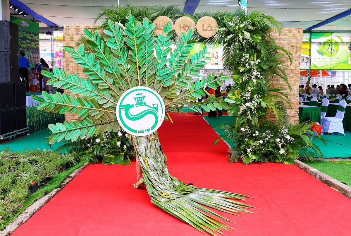 when fashion products are made from leaves picture 1