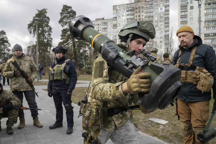 Ukraine nói đấy lui nhiều cuộc tấn công, ông Putin ký luật gọi nhập ngũ người có tiền án