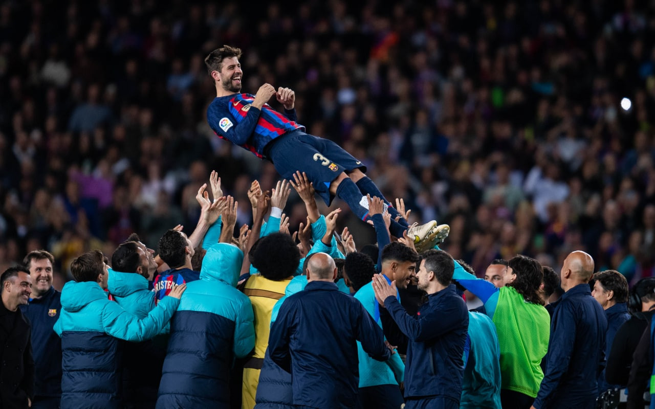 Kết quả bóng đá Barca 2-0 Almeria tại vòng 13 La Liga đã để lại một dấu ấn đậm nét trong lòng các fan hâm mộ. Messi và Suarez đã cùng nhau ghi bàn mang về chiến thắng quan trọng này cho đội bóng. Hãy xem lại những khoảnh khắc ấn tượng và cùng đón chờ những trận đấu đầy thú vị của Barca trong thời gian sắp tới!