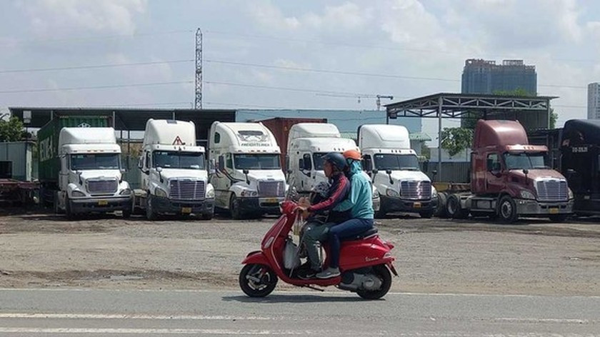 HCMC faces tremendous pressure on parking spaces ảnh 1