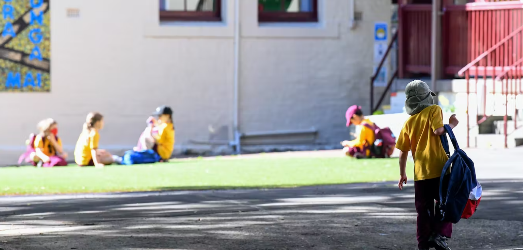Chính quyền bang Úc cấm phụ huynh vào sân trường để tránh hành hung giáo viên