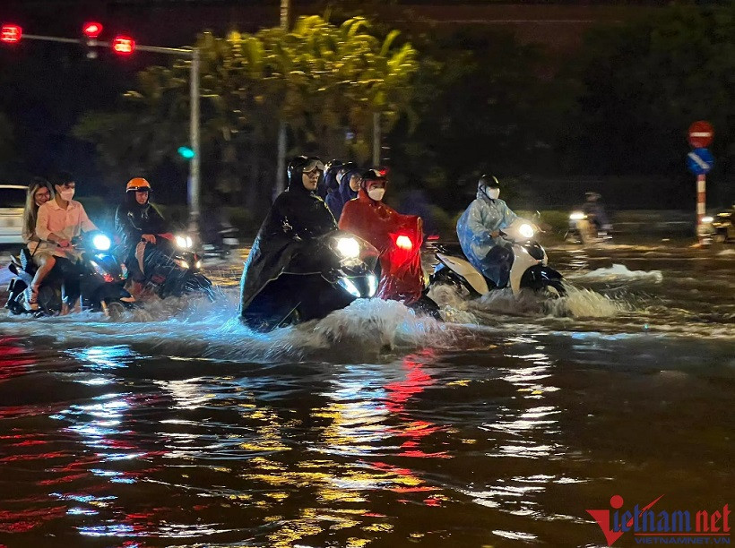 VIETNAM NEWS HEADLINES NOVEMBER 7