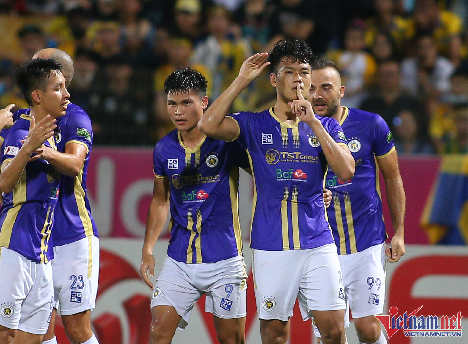 Hà Nội đua nước rút: Hiểm họa rình rập