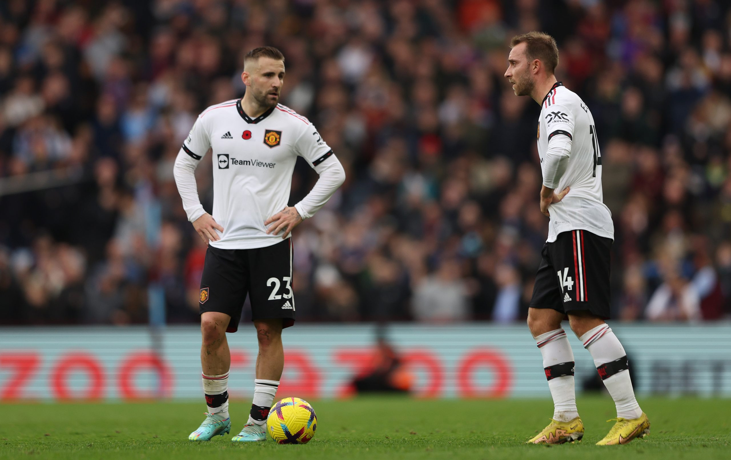 Luke Shaw chỉ ra sai lầm khiến MU thua mất mặt Aston Villa