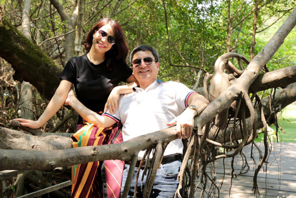 NSND Lan Hương nhắn NSƯT Chí Trung tuổi 62 'bỏ sau lưng bộn bề'