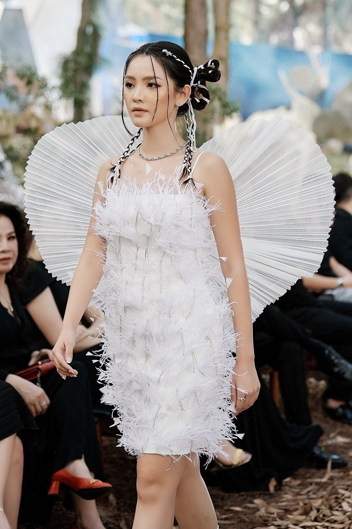 miss supranational 2013 model appears at local fashion show for first time picture 10