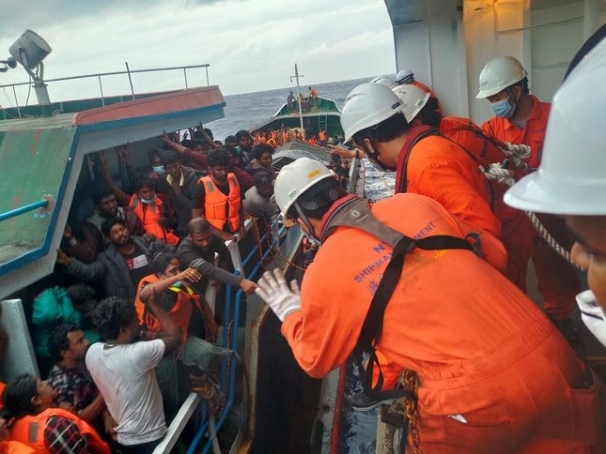 Vietnam rescues 303 Sri Lankan people in distress at sea