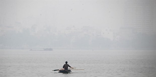 Severe air pollution in Hanoi to last until at least this weekend hinh anh 1