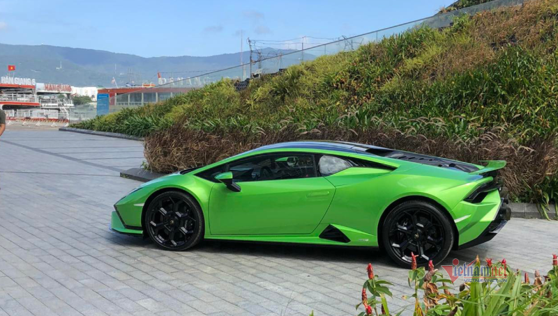 Siêu xe Lamborghini Huracan Tecnica đầu tiên về Việt Nam, giá trên 15 tỷ  đồng