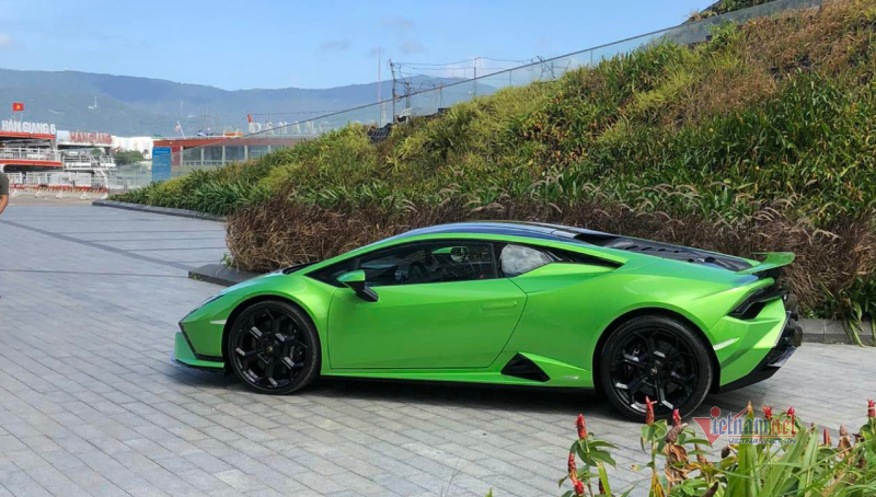 Siêu xe Lamborghini Huracan Tecnica đầu tiên về Việt Nam, giá trên 15 tỷ đồng