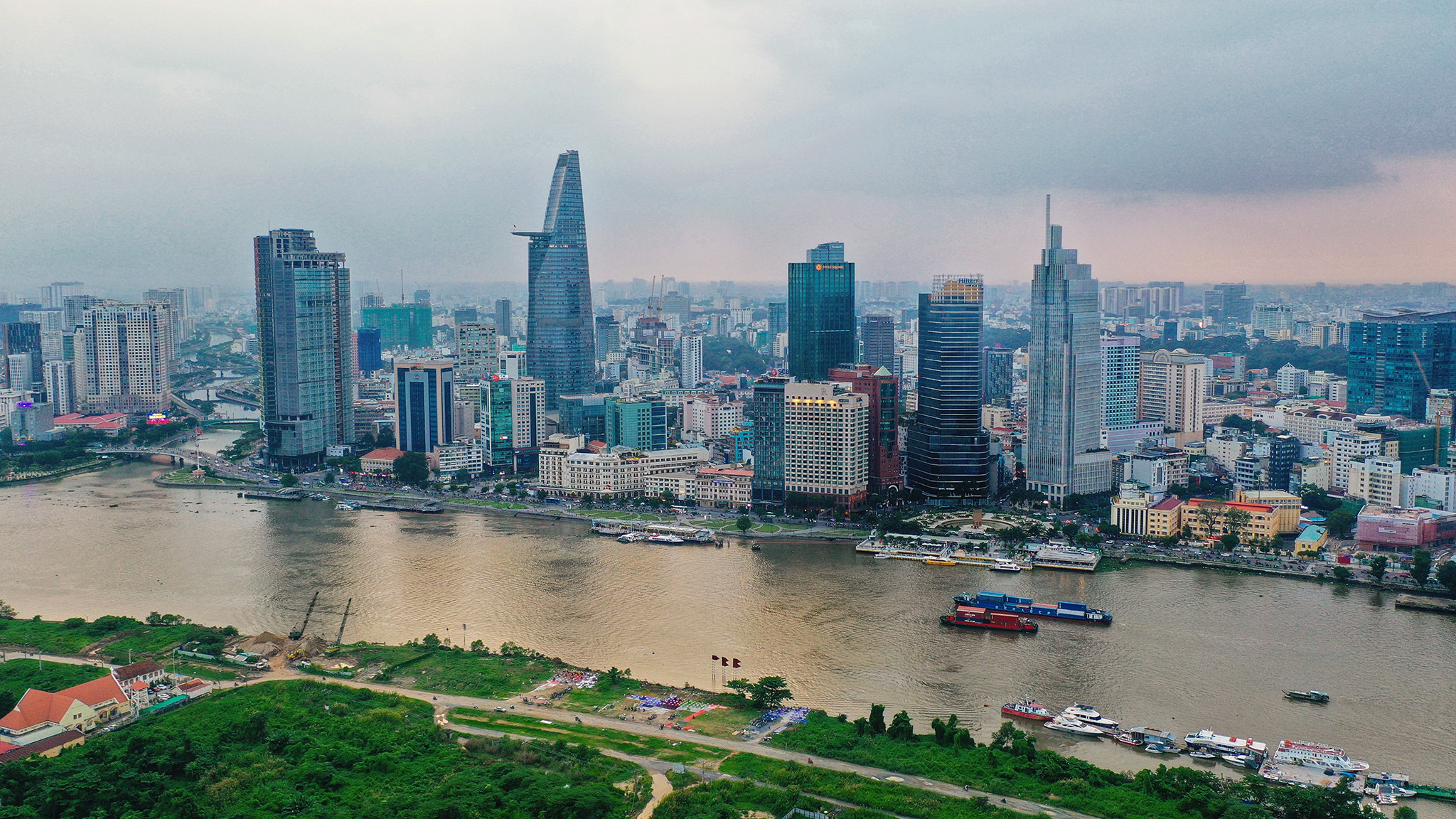 Chính phủ lắng nghe DN để tìm giải pháp gỡ khó cho thị trường BĐS