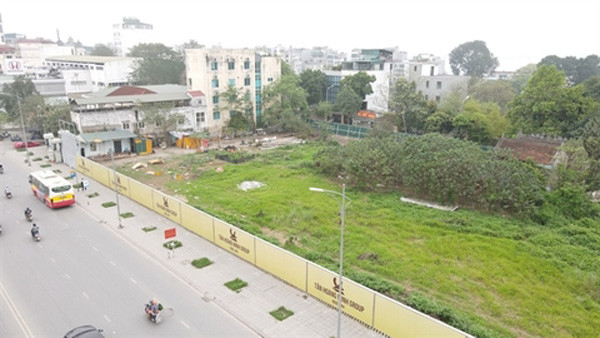 Land in desirable locations lies abandoned despite project approval