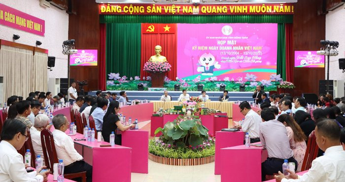 “Doanh nhân Đất sen hồng cùng kiến tạo và chia sẻ giá trị”