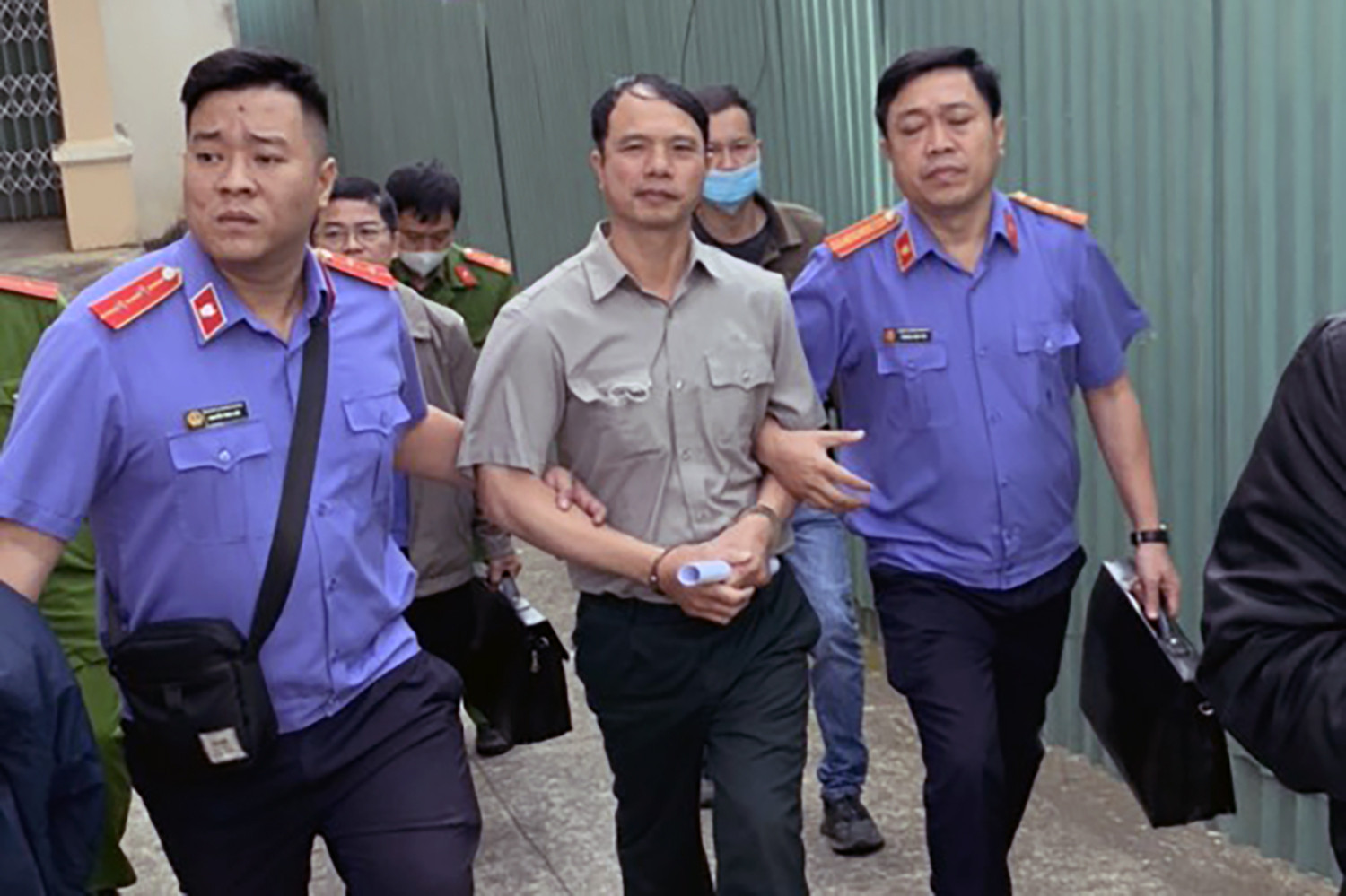 Ông Nguyễn Ngọc Thiện, Phó chi cục Thi hành án dân sự TP Đà Lạt bị bắt, hồi tháng 10. Ảnh: A.T