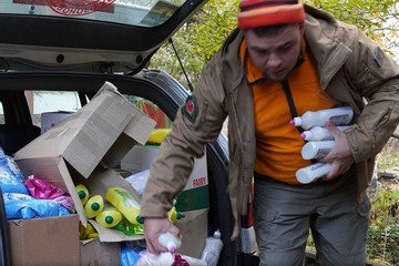 Tình nguyện viên duy nhất cung cấp nhu yếu phẩm cho các ngôi làng ở tiền tuyến Kherson