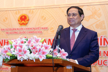 Thủ tướng: Gỡ vướng về địa vị pháp lý, không để đồng bào Khmer gốc Việt cô đơn