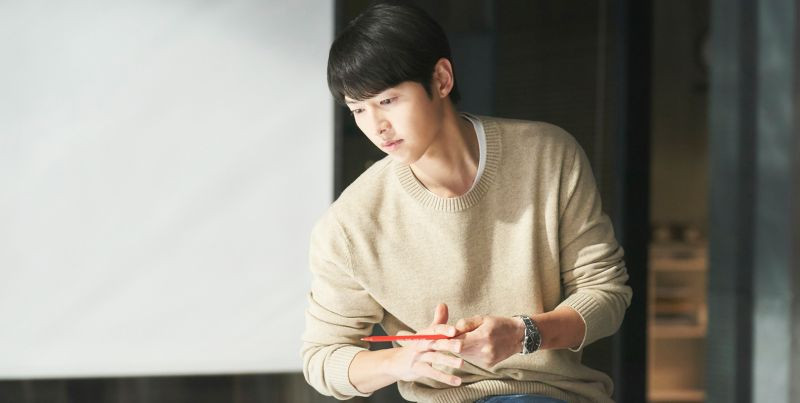 Song Joong Ki và 3 cú twist lôi cuốn trong 'Cậu út nhà tài phiệt'