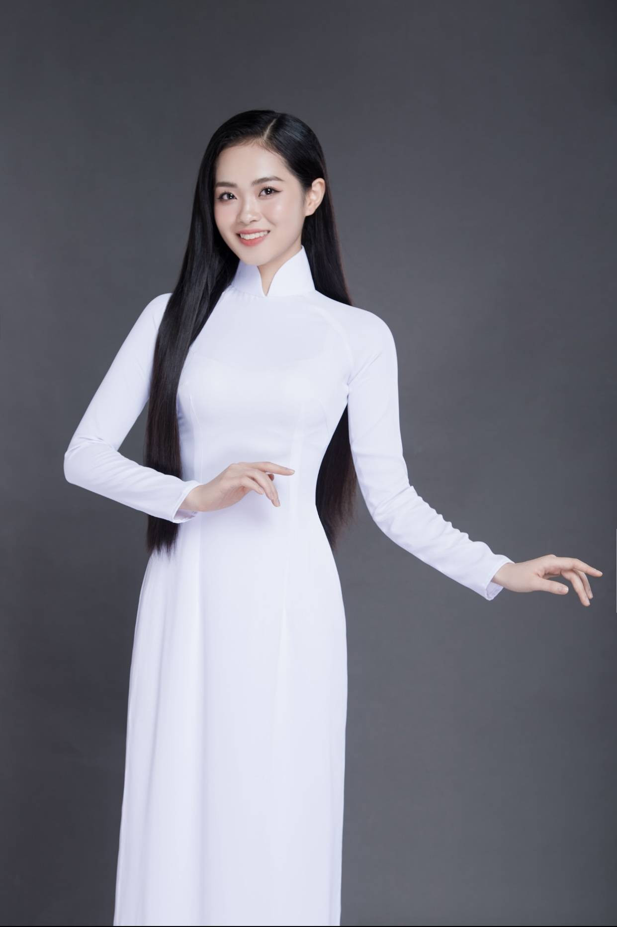 Nữ sinh đạt giải Nhì quốc gia Văn, 7.5 IELTS vào chung kết Hoa hậu Việt Nam 2022