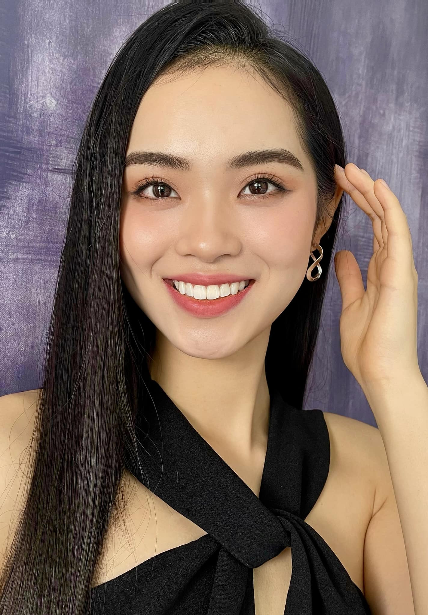 Nữ sinh đạt giải Nhì quốc gia Văn, 7.5 IELTS vào chung kết Hoa hậu Việt Nam 2022