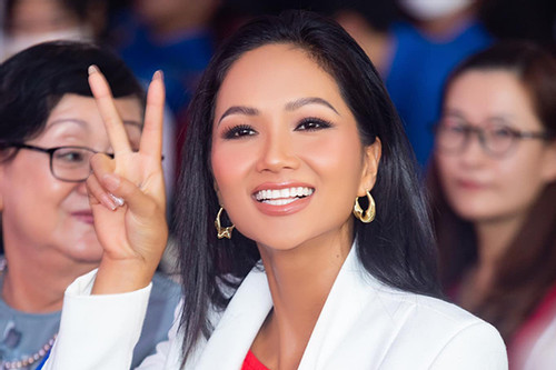 Hoa hậu H’Hen Niê lan tỏa thông điệp chống kỳ thị trong cộng đồng HIV/AIDS