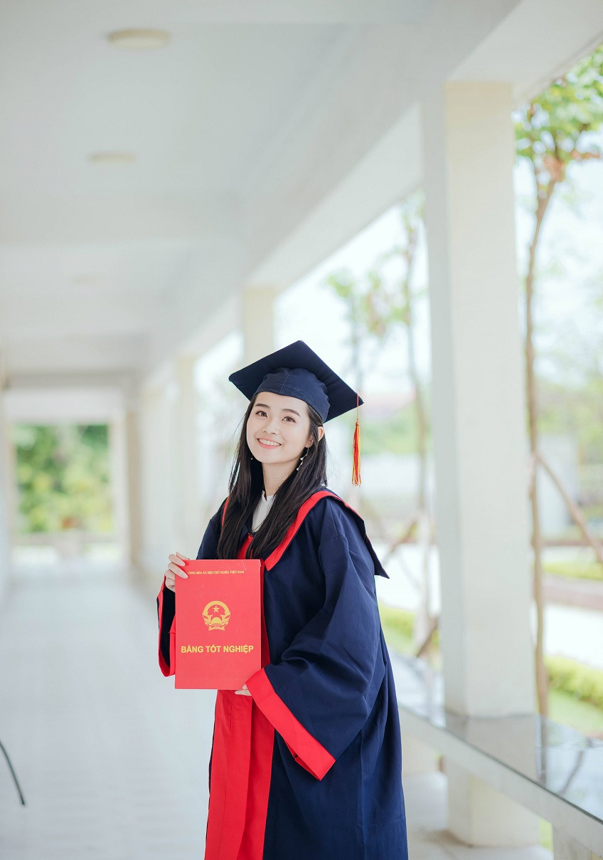 Nữ sinh đạt giải Nhì quốc gia Văn, 7.5 IELTS vào chung kết Hoa hậu Việt Nam 2022