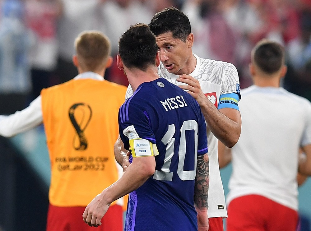 Video bàn thắng World Cup Ba Lan 0-2 Argentina: Lewandowski theo chân Messi đi tiếp
