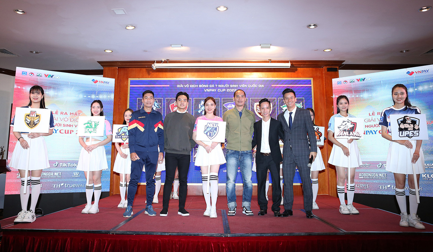 Giải vô địch bóng đá 7 người sinh viên diễn ra ở Nha Trang