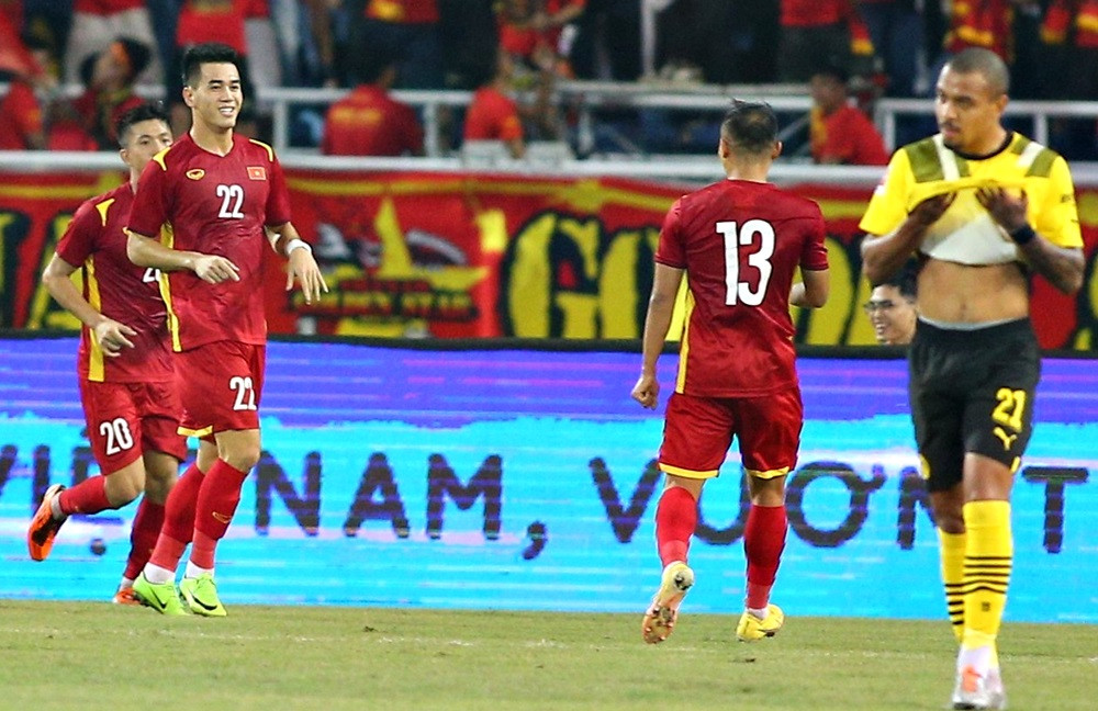 Tuyển Việt Nam đả bại Dortmund: Hơn cả hài lòng