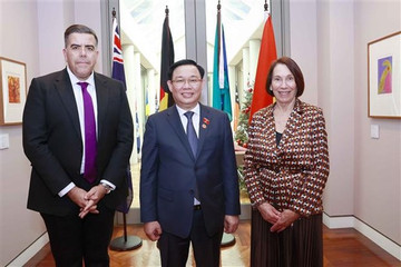 NA Chairman holds talks with Australian leaders