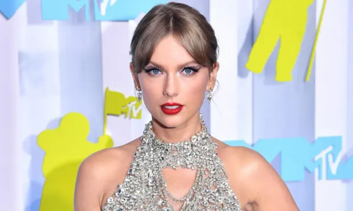 Taylor Swift ra mắt phim dài đầu tay với vai trò đạo diễn