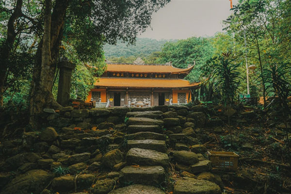 Loi Am Pagoda – a must-see spiritual landmark in Quang Ninh