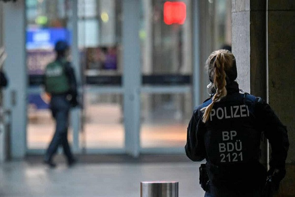 Bắt giữ con tin tại Đức, cảnh sát phong tỏa một trung tâm thương mại