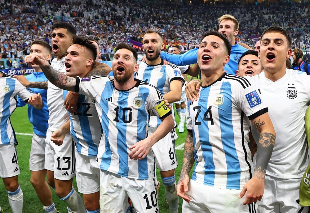 Đội tuyển Argentina đã chơi một trận đấu rất kịch tính và đánh bại ĐT Hà Lan để tiến vào bán kết World Cup