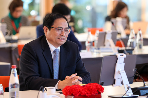 Thủ tướng đề nghị Ngân hàng Đầu tư châu Âu giảm lãi suất vay với Việt Nam