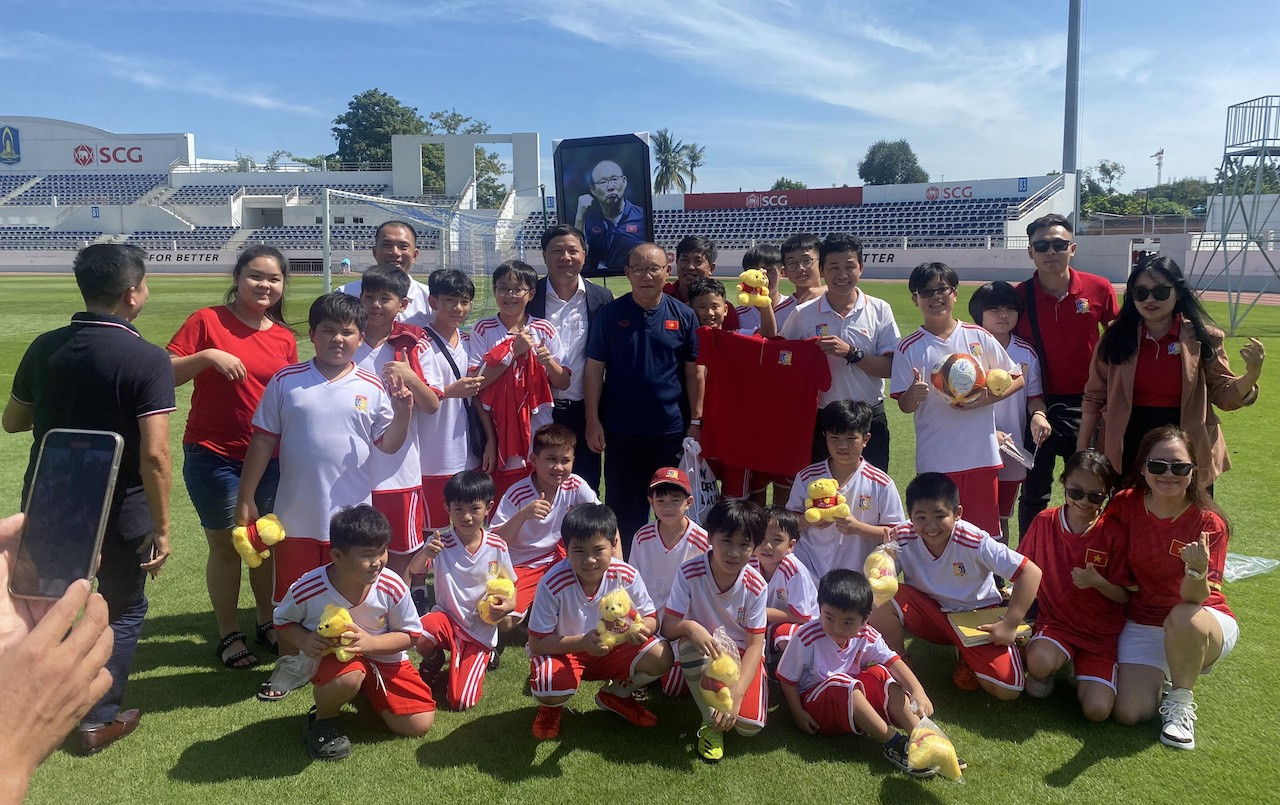 Tuyển Việt Nam trở lại Hà Nội chuẩn bị đấu AFF Cup 2022