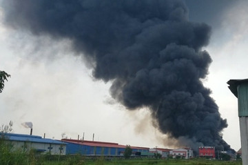 Cháy lớn suốt 5 giờ tại công ty trong khu công nghiệp ở Long An
