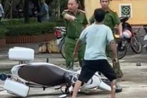 Phó trưởng Công an phường bị chém trọng thương khi làm nhiệm vụ