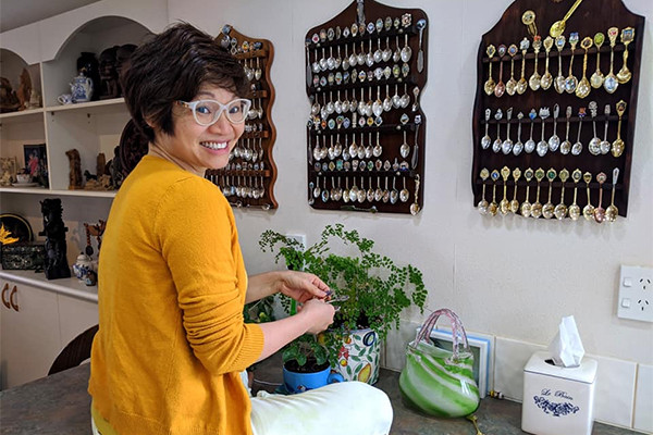 Người phụ nữ đi qua 50 quốc gia, sưu tầm hơn 1000 chiếc thìa độc lạ