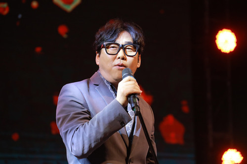 Trịnh Thăng Bình, 'ông hoàng trữ tình' Byun Jin Sub cuốn hút khi diễn tại Hà Nội