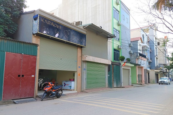 Đình chỉ 100% quán karaoke ở huyện Hoài Đức, 'phố hát' dỡ biển hiệu