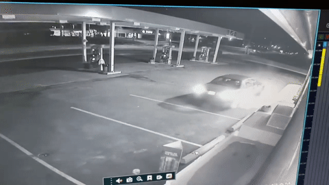 Chơi ngông “đốt lốp” trong cây xăng, tài xế 18 tuổi đối diện án tù