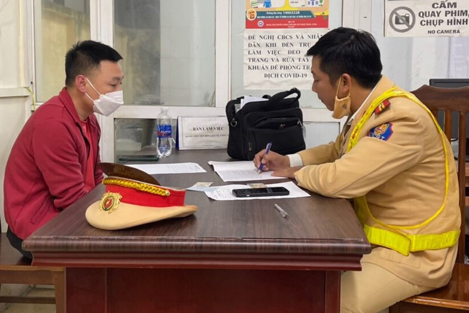 Tài xế ô tô đâm 10 xe máy ở Hà Nội có nồng độ cồn vượt mức tối đa