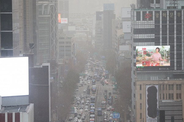 Bụi mịn bao trùm Seoul, Hàn Quốc ban hành cảnh báo toàn quốc